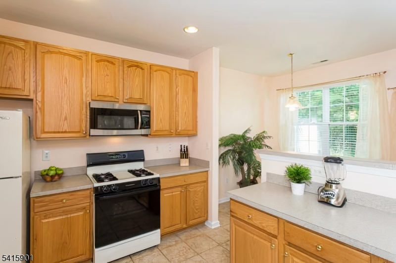 28 Sutton Court Pennington, NJ 08534 - Photo 24 of 35