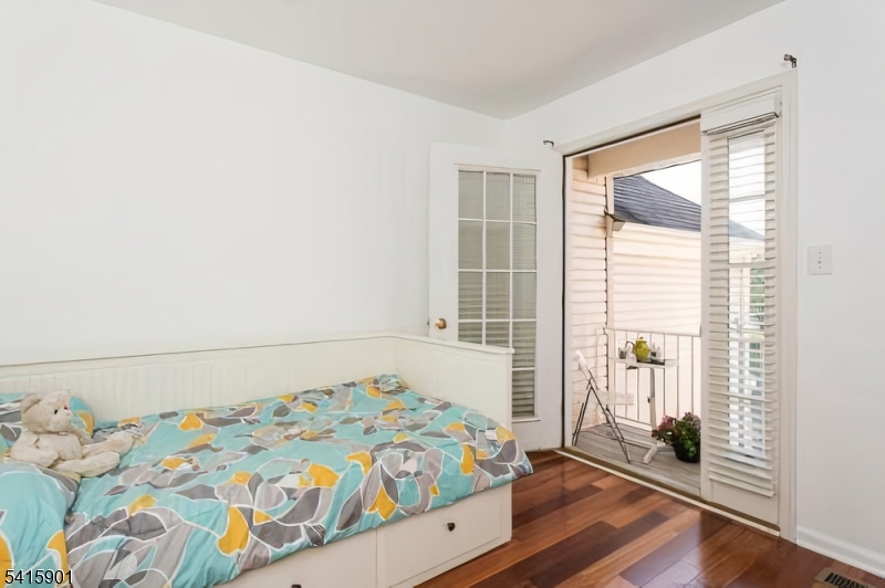 28 Sutton Court Pennington, NJ 08534 - Photo 25 of 35