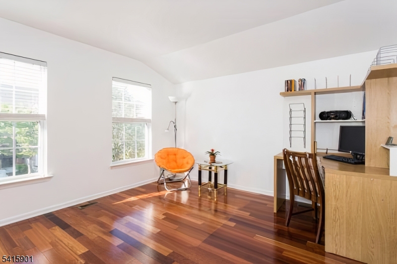 28 Sutton Court Pennington, NJ 08534 - Photo 10 of 35