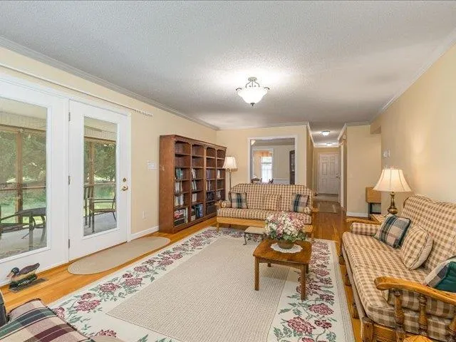 $361,500 | 41 Hickory Nut Lane, Staunton, VA 24401