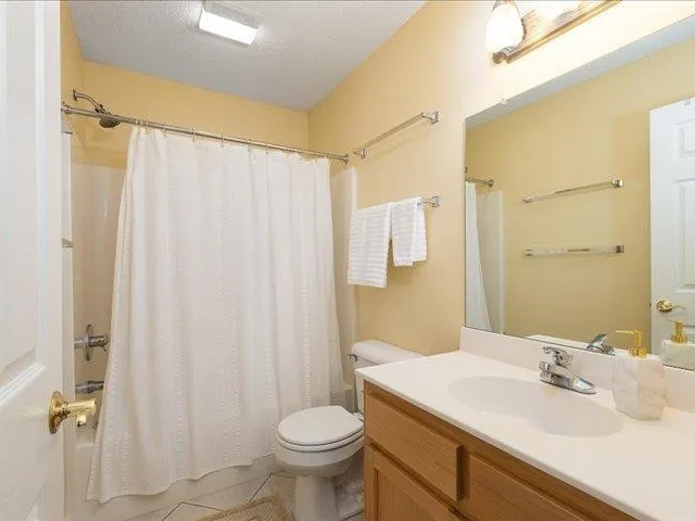 $361,500 | 41 Hickory Nut Lane, Staunton, VA 24401