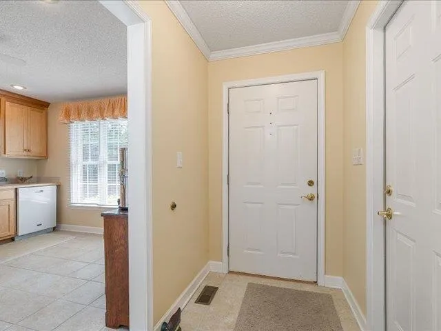 $361,500 | 41 Hickory Nut Lane, Staunton, VA 24401