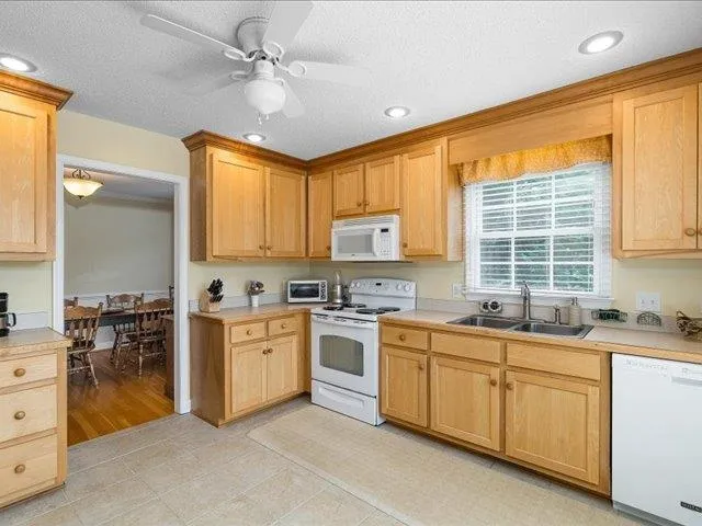 $361,500 | 41 Hickory Nut Lane, Staunton, VA 24401