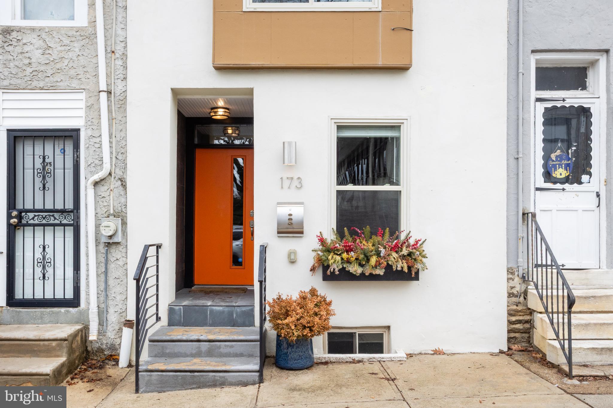 173 West Price Street Philadelphia, PA 19144 - Photo 2 of 40 a view of a entryway