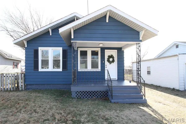 $1 | 122 Park Avenue, Wood River, IL 62095