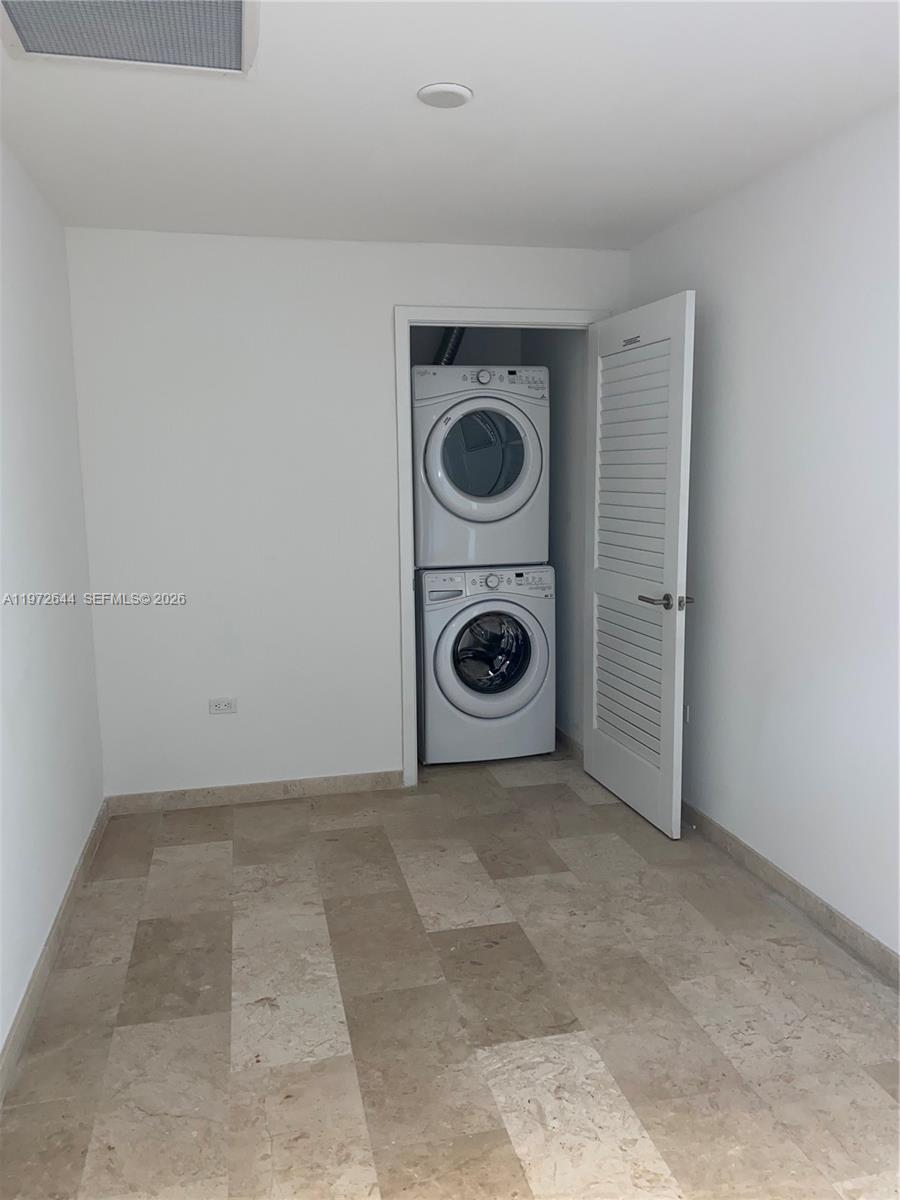 88 Southwest 7th Street, Unit 2010 Miami, FL 33130 - Photo 11 of 28