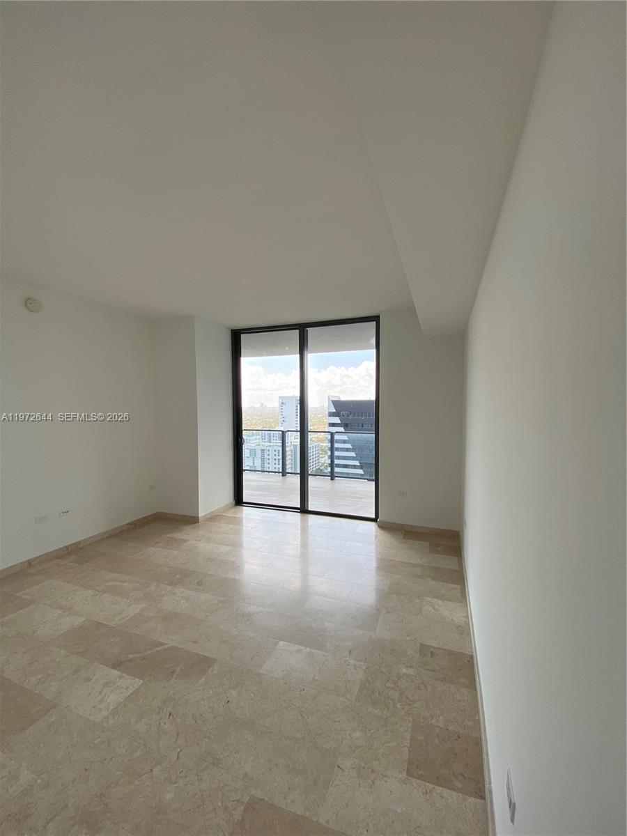 88 Southwest 7th Street, Unit 2010 Miami, FL 33130 - Photo 14 of 28