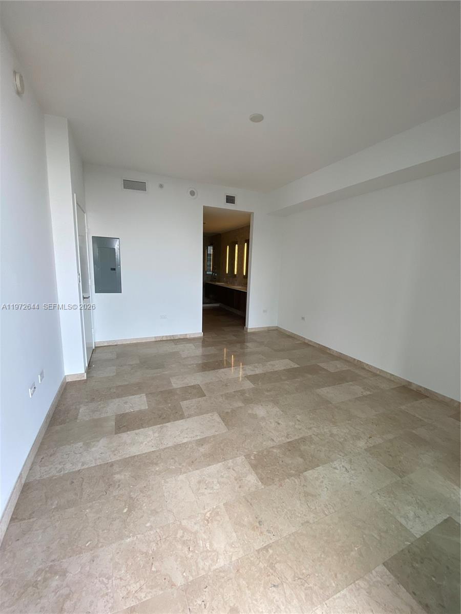 88 Southwest 7th Street, Unit 2010 Miami, FL 33130 - Photo 21 of 28