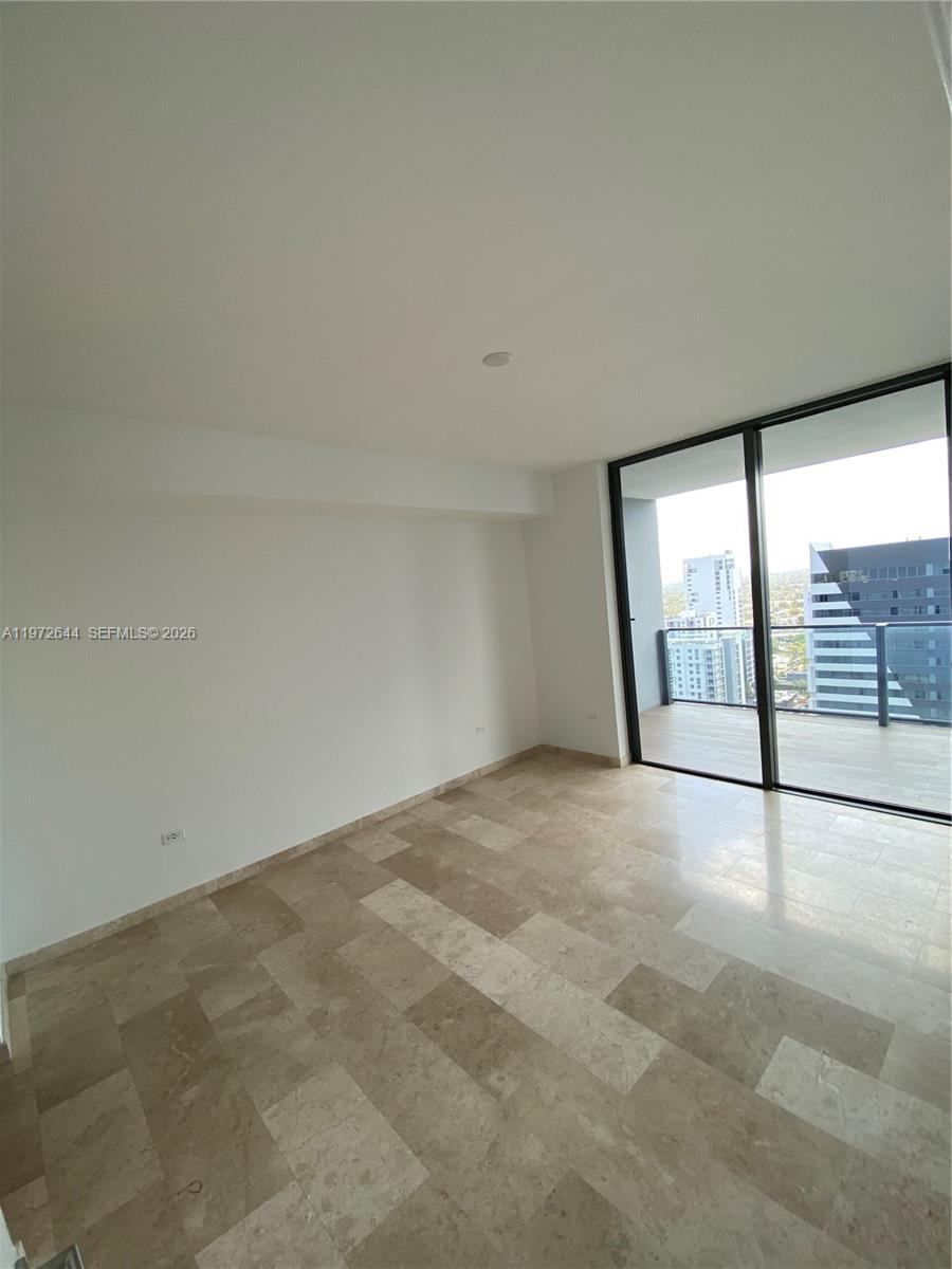 88 Southwest 7th Street, Unit 2010 Miami, FL 33130 - Photo 23 of 28