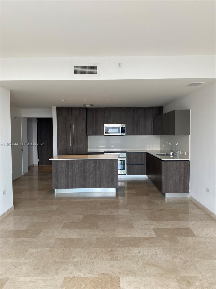 88 Southwest 7th Street, Unit 2010 Miami, FL 33130 - Photo 5 of 28