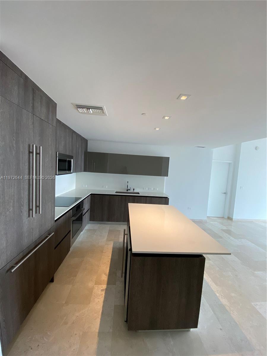 88 Southwest 7th Street, Unit 2010 Miami, FL 33130 - Photo 9 of 28