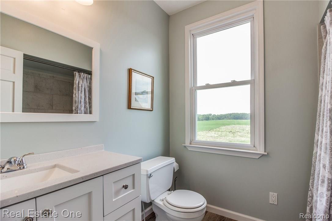 14484 Imlay City Road Capac, MI 48014 - Photo 24 of 39 Upper level bath
