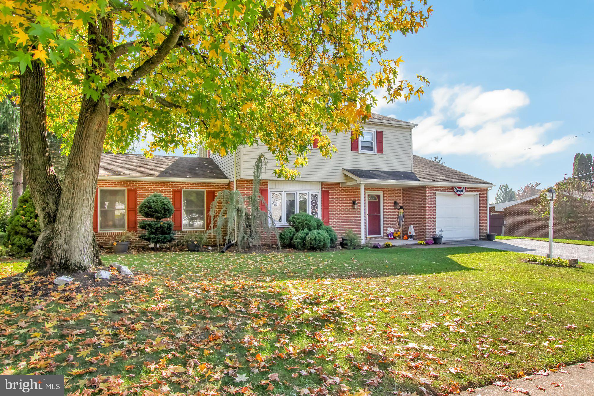 2262 Cedar Road York, PA 17408 - Photo 2 of 27