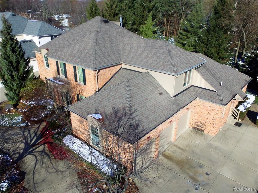 440 Belle Meade Road Troy, MI 48098 - Photo 2 of 48 BELLE MEADE SIDE VIEW.JPG