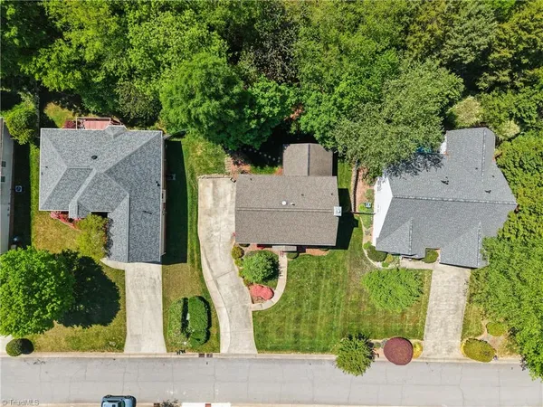 $389,900 | 4450 Greenfield Way Drive, Winston-Salem, NC 27103