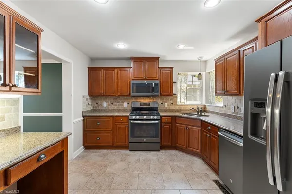 $389,900 | 4450 Greenfield Way Drive, Winston-Salem, NC 27103