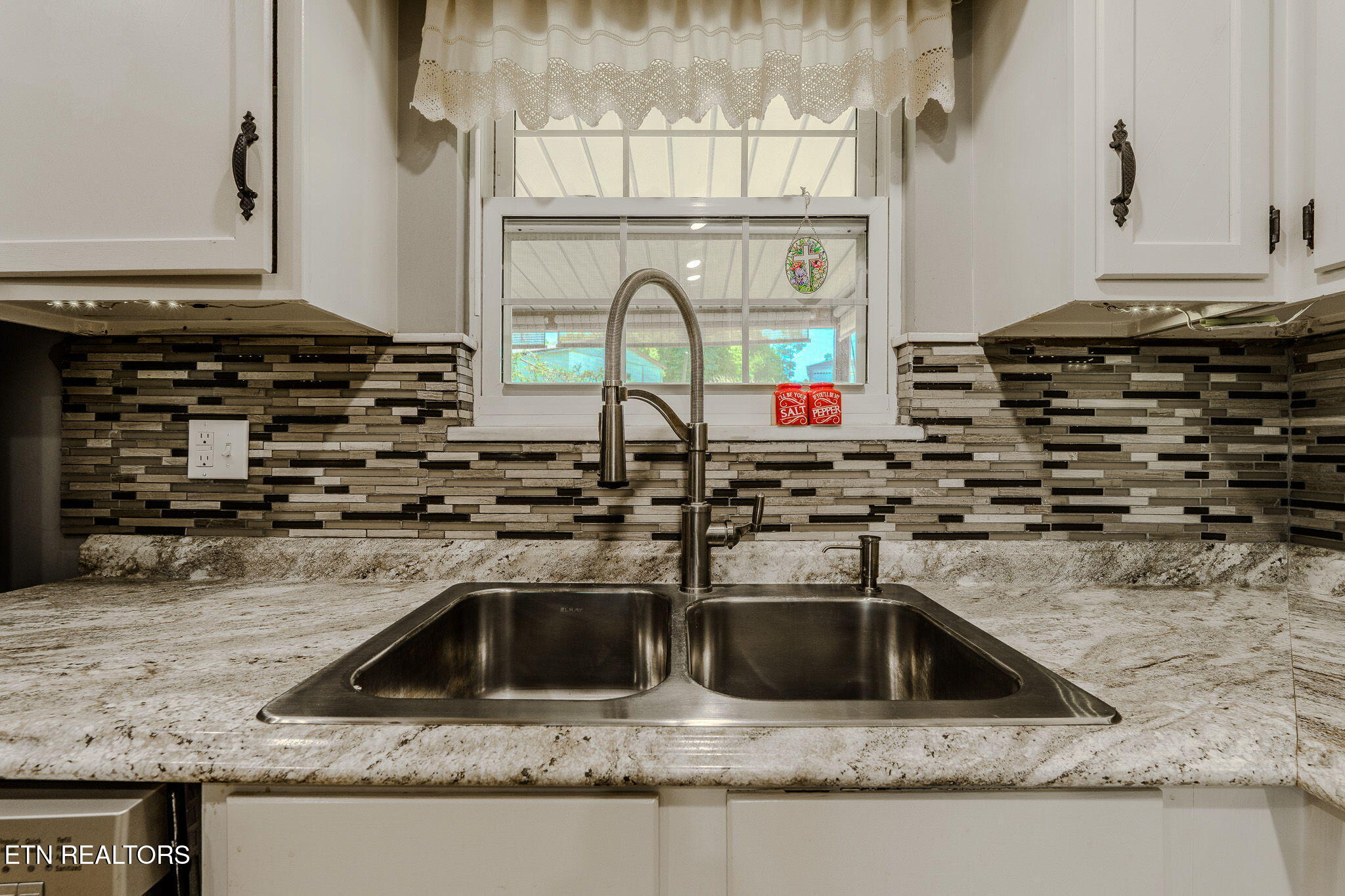 8544 Pedigo Road Powell, TN 37849 - Photo 10 of 35 5-web-or-mls-_DSC8470-HDR