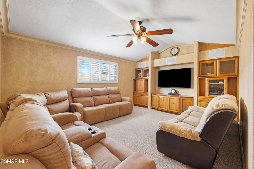 3079 Waco Avenue Simi Valley, CA 93063 - Photo 13 of 38