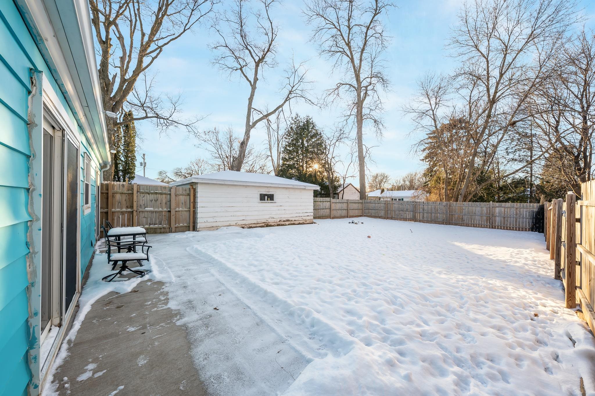 732 Manitowoc Street Menasha, WI 54952 - Photo 4 of 28