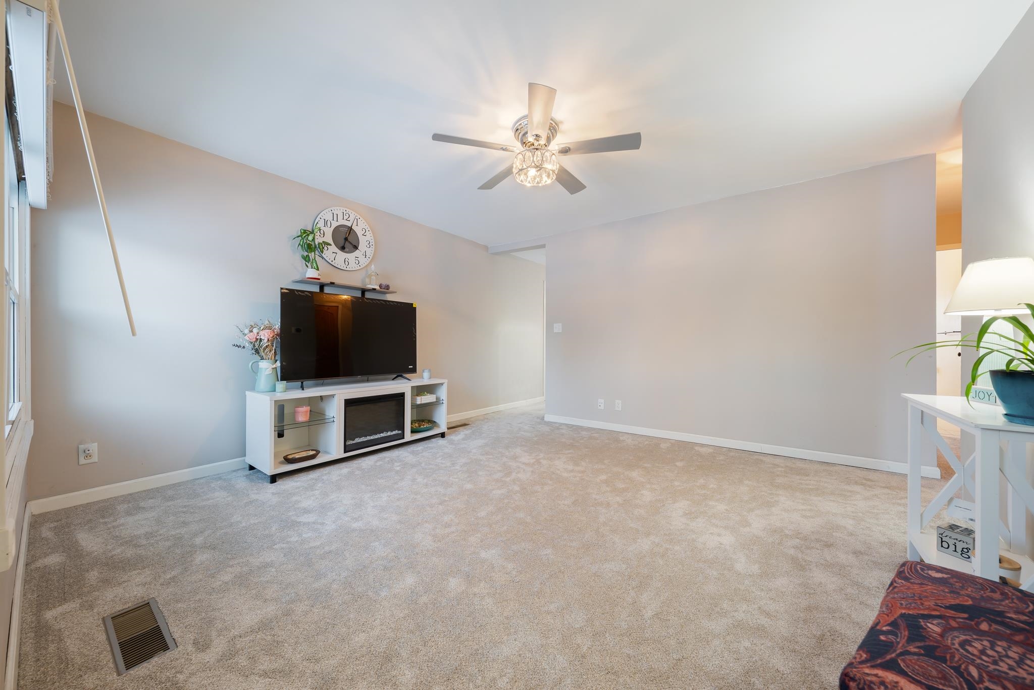 732 Manitowoc Street Menasha, WI 54952 - Photo 9 of 28