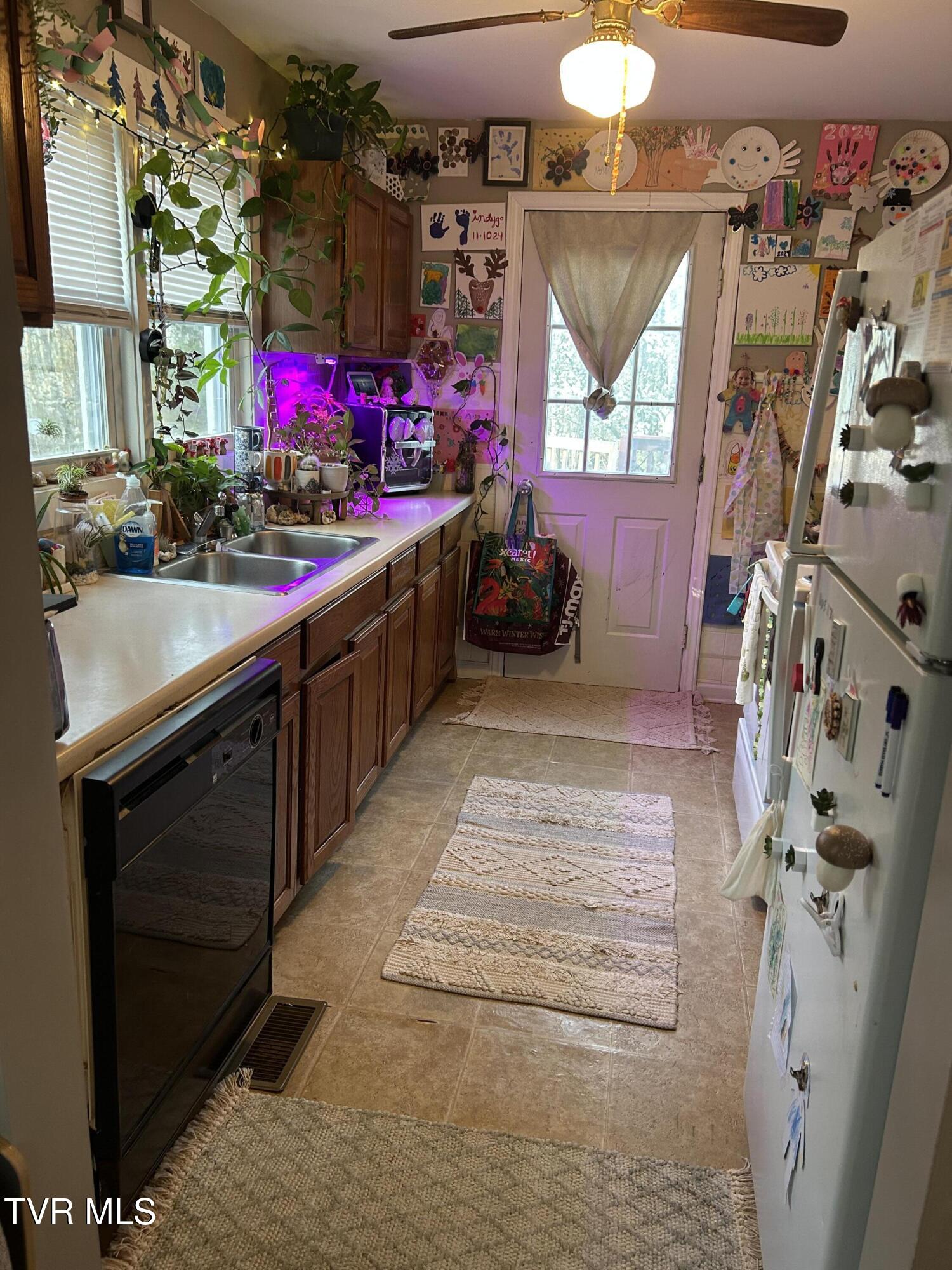 257 Lynn Road Johnson City, TN 37604 - Photo 6 of 11 257 7