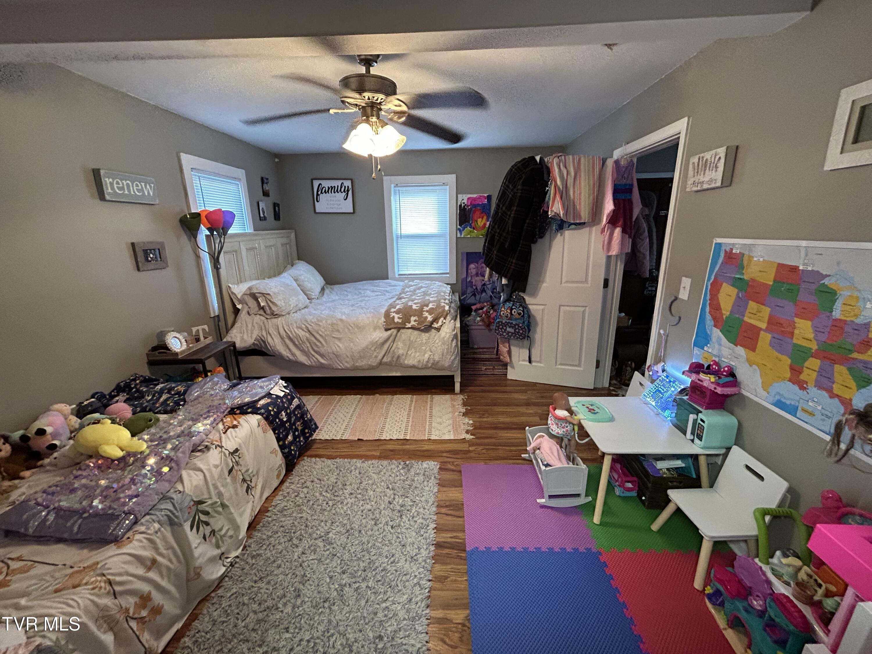 257 Lynn Road Johnson City, TN 37604 - Photo 9 of 11 257 lynn 3