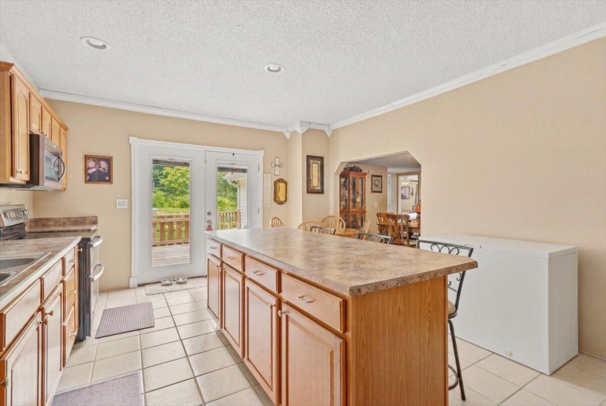60 R J Wagers Road Manchester, KY 40962 - Photo 14 of 50 14-Kitchen