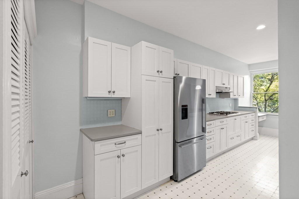 12 Euston Street, Unit 2 Brookline, MA 02446 - Photo 6 of 13