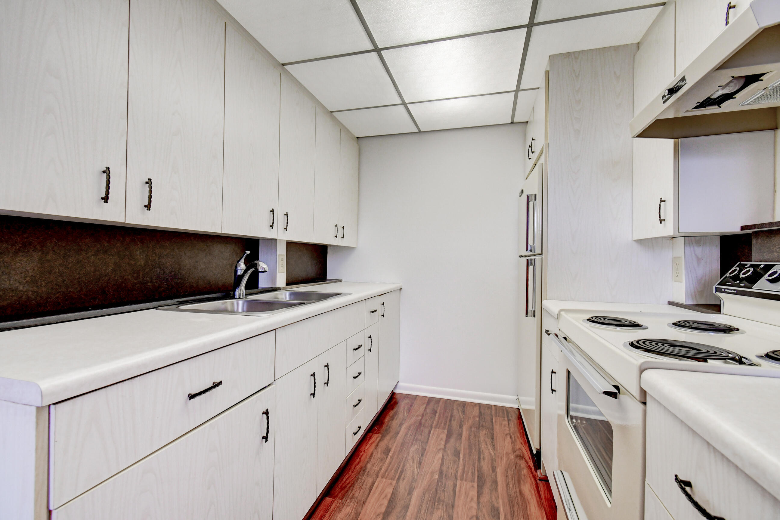 4006 Exeter Boca Raton, FL 33434 - Photo 8 of 40 13_dsc_1152_3_4_5_6