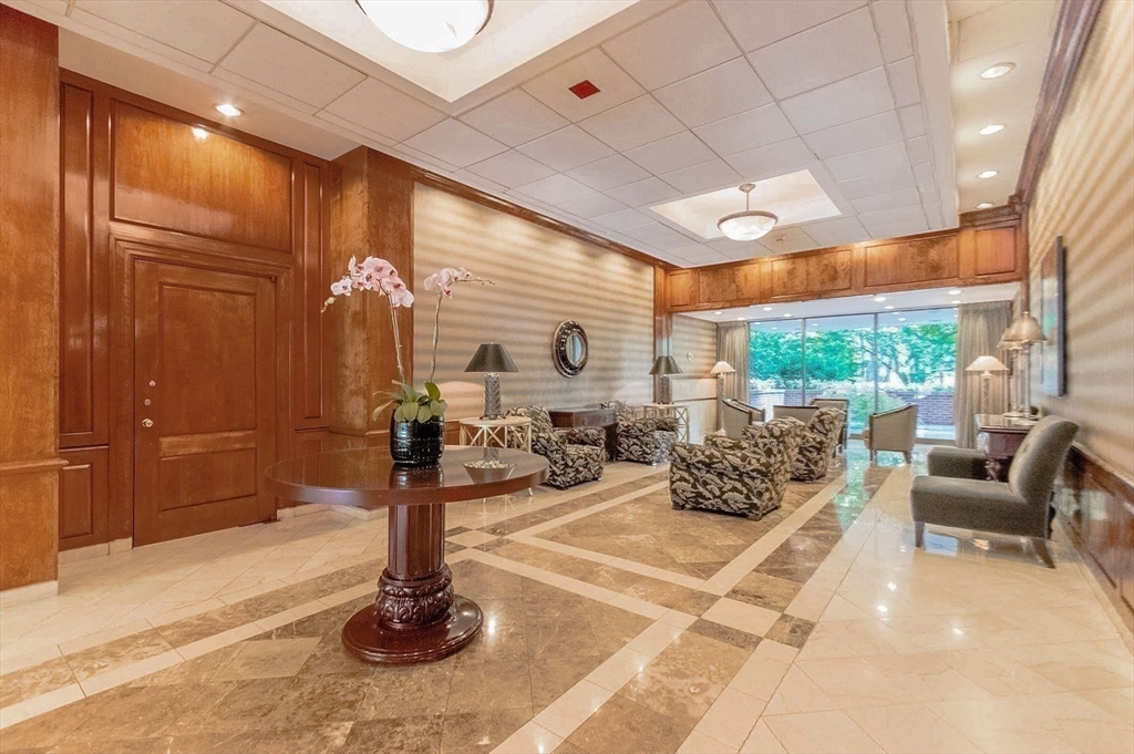 9 Hawthorne Place, Unit 12F Boston, MA 02114 - Photo 2 of 14