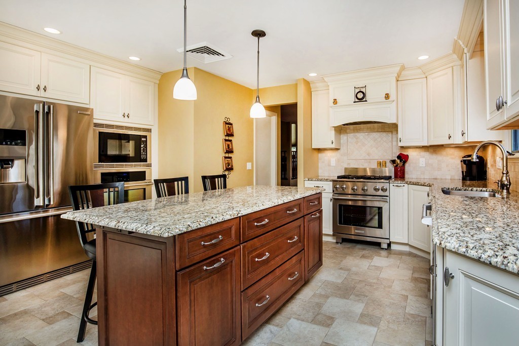 35 Estabrook Road Swampscott, MA 01907 - Photo 9 of 17 Gallery Image 9