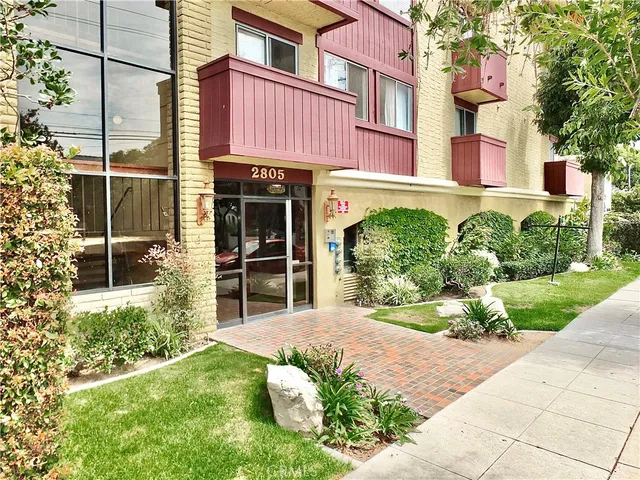 $559,000 | 2805 East 3rd Street, Unit 10, Long Beach, CA 90814