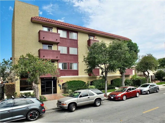 $559,000 | 2805 East 3rd Street, Unit 10, Long Beach, CA 90814