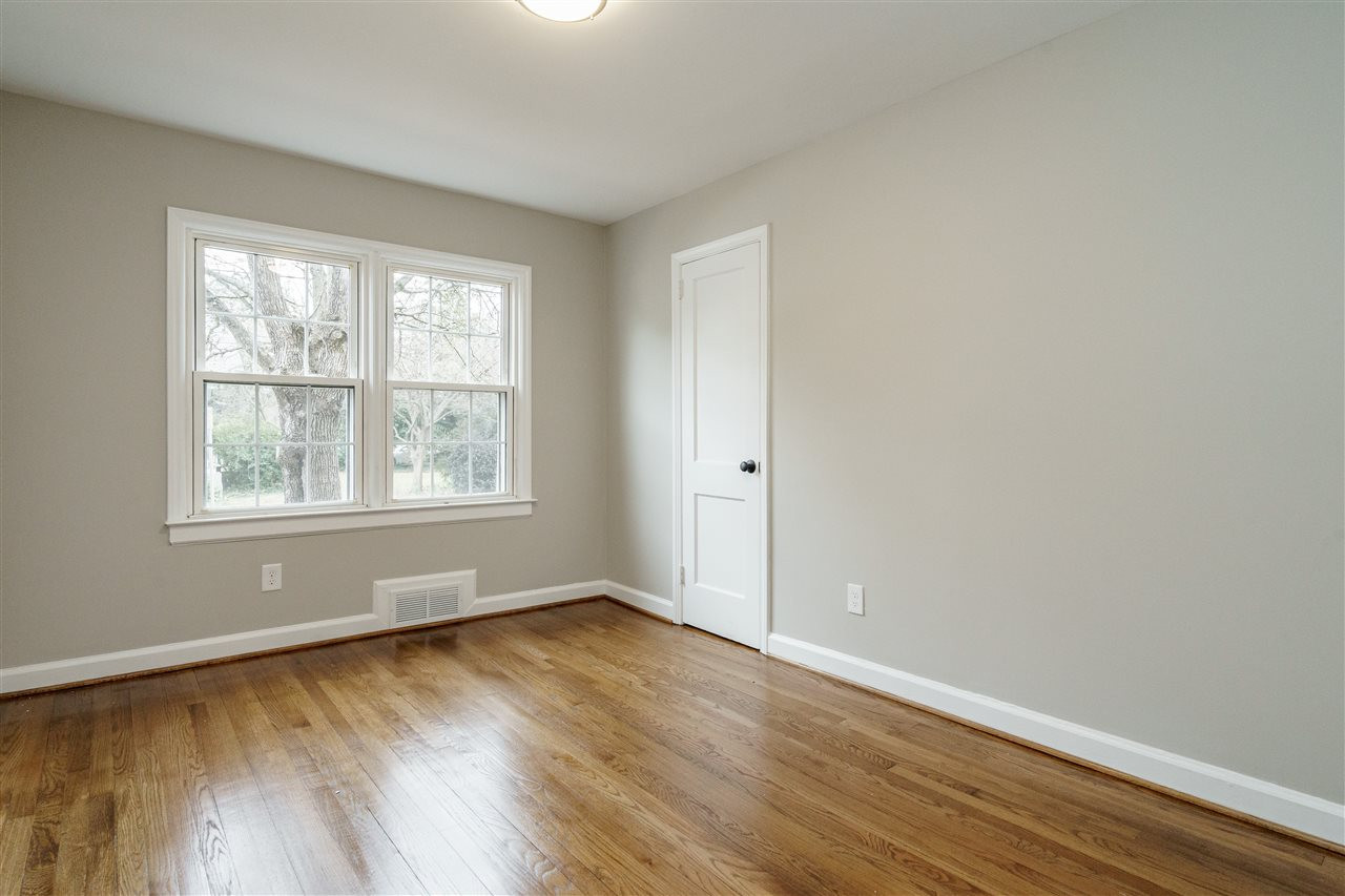 100 East Whitaker Mill Road Raleigh, NC 27608 - Photo 17 of 25 Photo 17