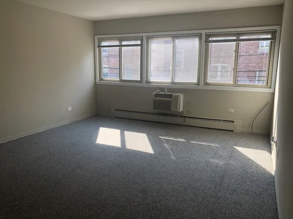 $1,395 | 2411 West Fargo Avenue, Unit 206, Chicago, IL 60645