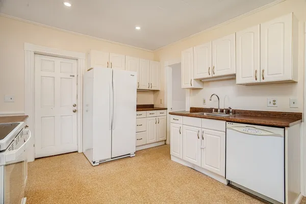 $549,900 | 242 Pine Street, Gardner, MA 01440