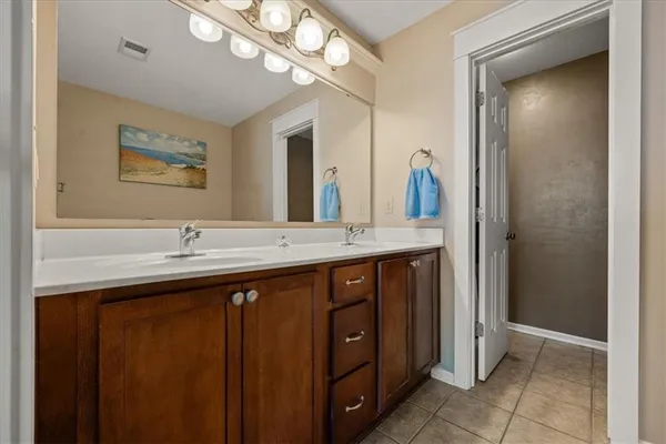 $340,000 | 2904 Howell Street, North Kansas City, MO 64116