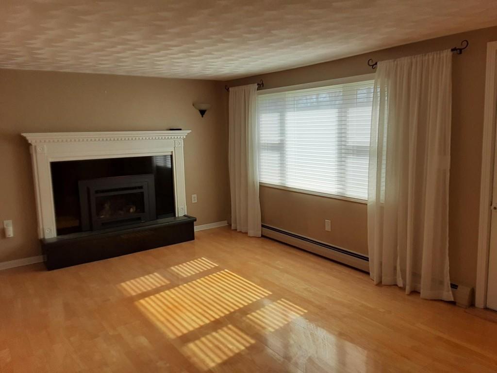 28 Lindsay Road Billerica, MA 01821 - Photo 3 of 16