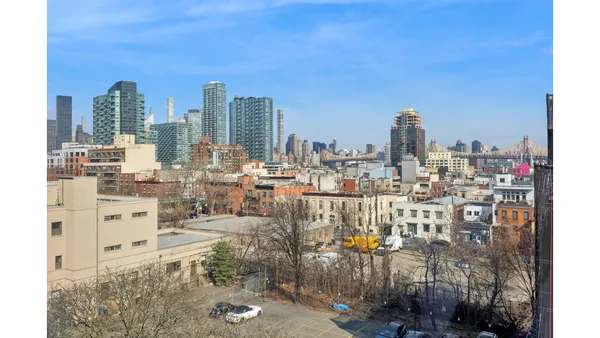 $995,000 | 10-63 Jackson Avenue, Unit 6G | Long Island City