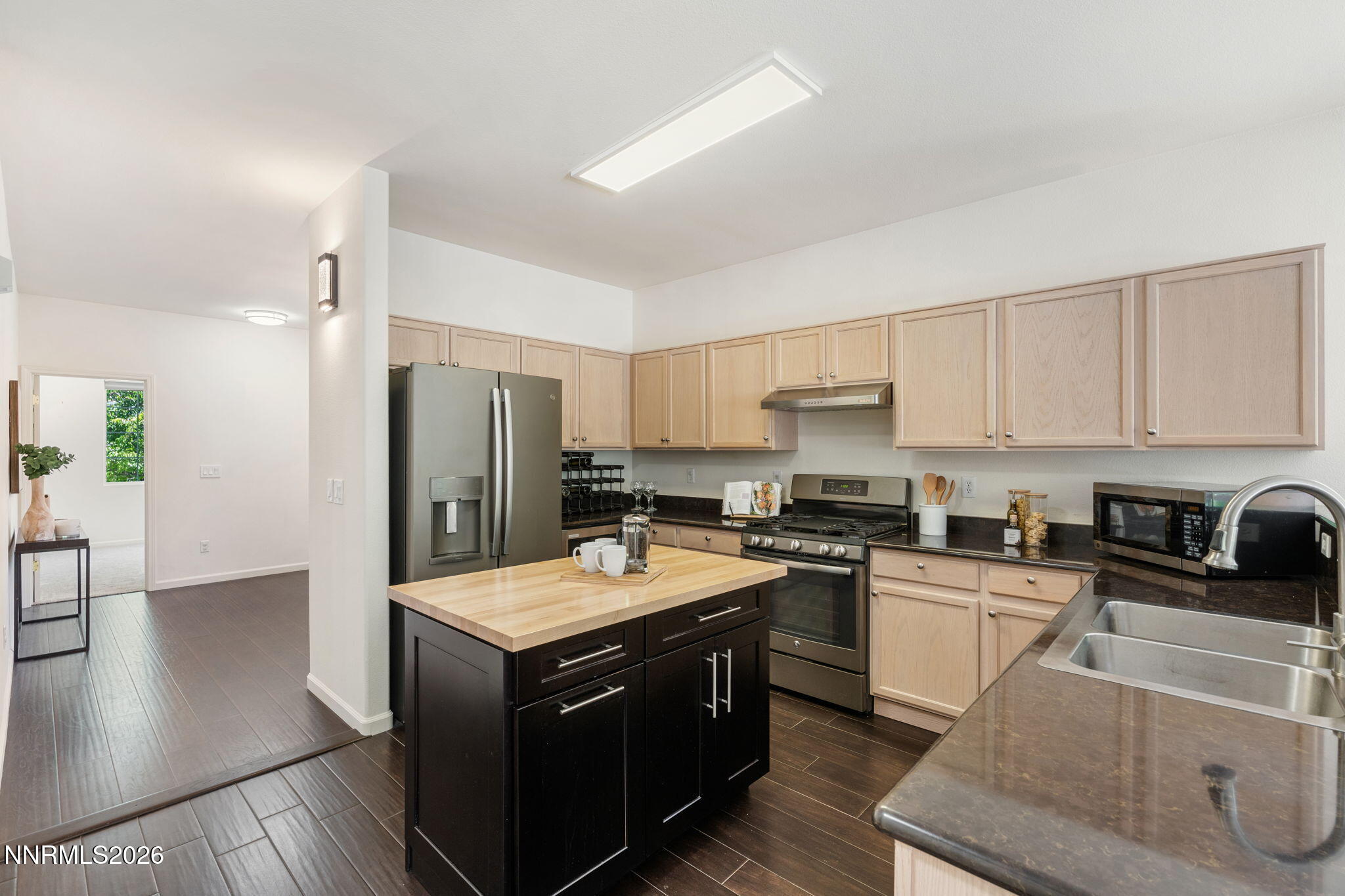 5960 Sapphire Ridge Court Reno, NV 89523 - Photo 15 of 40 16-web-or-mls-DSC00877
