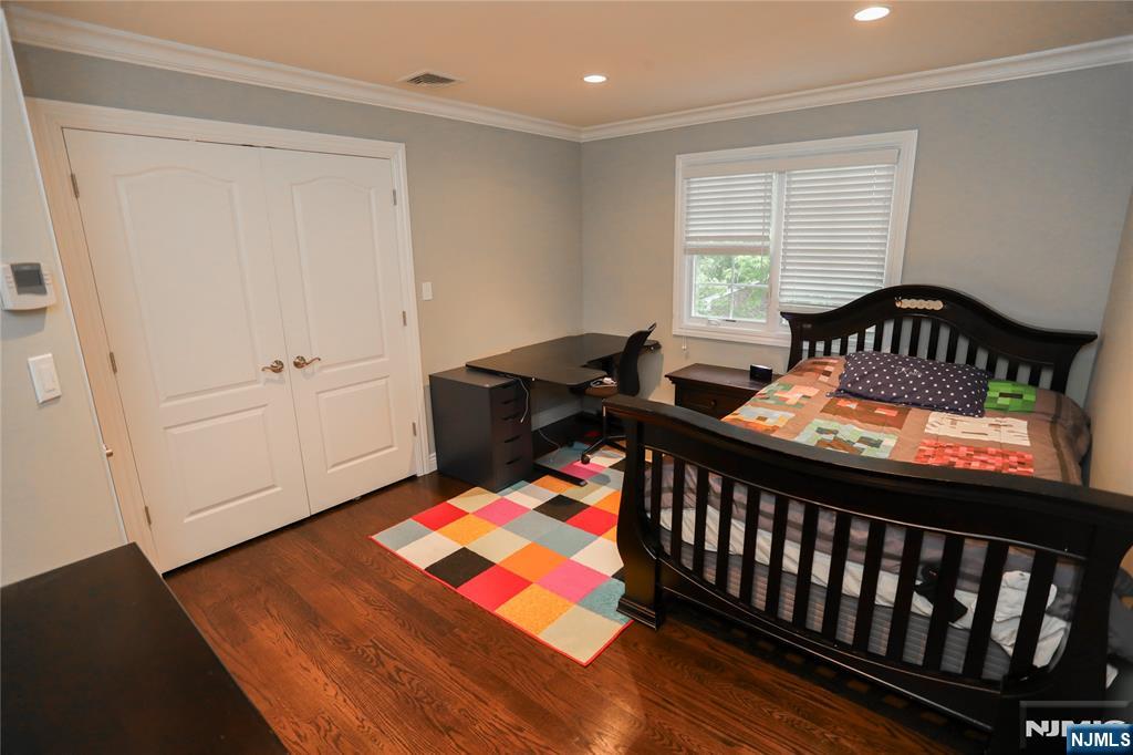 296 Forest Road Fort Lee, NJ 07024 - Photo 19 of 25