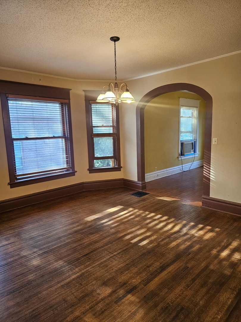 809 West 4th Street Sterling, IL 61081 - Photo 2 of 7