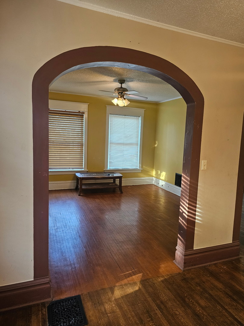 809 West 4th Street Sterling, IL 61081 - Photo 3 of 7