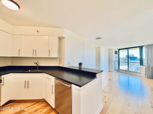 $399,000 | 25 Forest Street, Unit 8C, Stamford, CT 06901