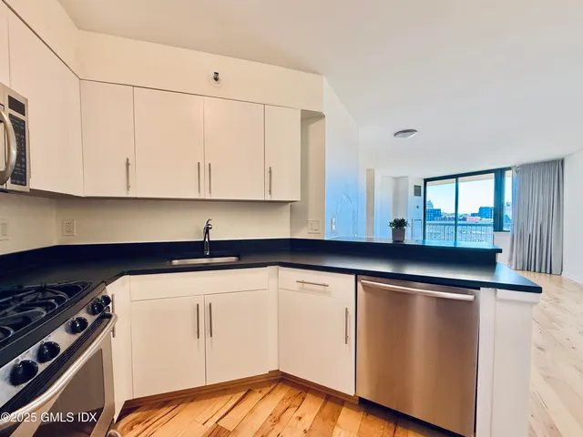 $399,000 | 25 Forest Street, Unit 8C, Stamford, CT 06901