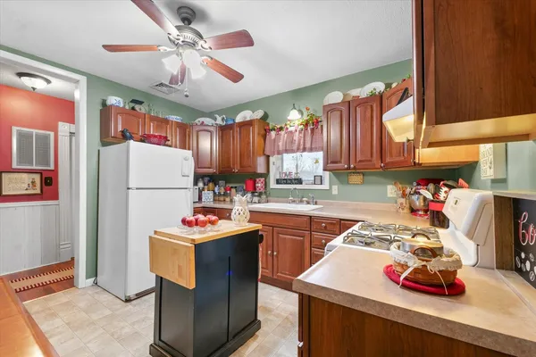 $59,000 | 101 South Vermilion Street, Indianola, IL 61850