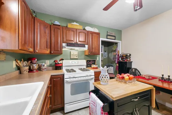 $59,000 | 101 South Vermilion Street, Indianola, IL 61850