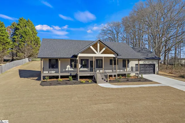 $540,000 | 222 Lake Forest Circle, Easley, SC 29642