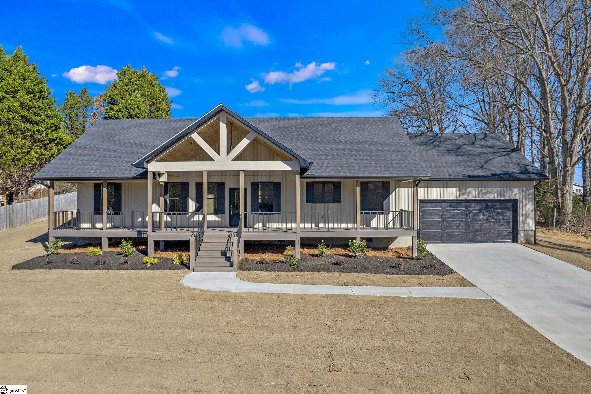 222 Lake Forest Circle Easley, SC 29642 - Photo 3 of 38