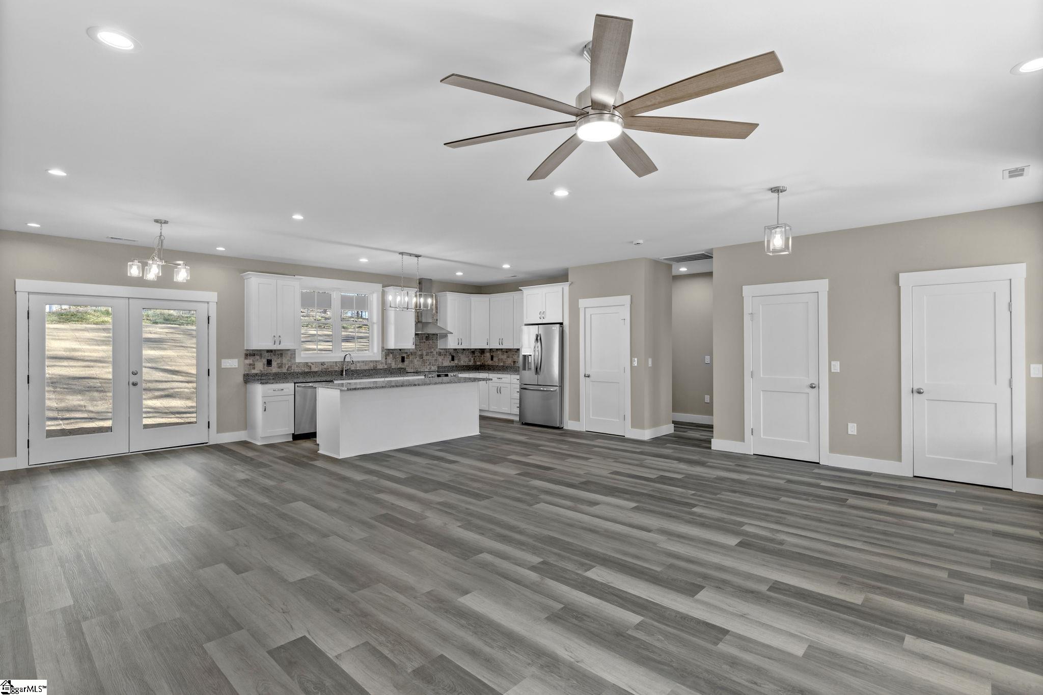 222 Lake Forest Circle Easley, SC 29642 - Photo 10 of 38